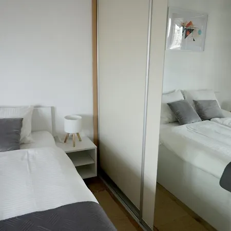 Theatre View Apartment *